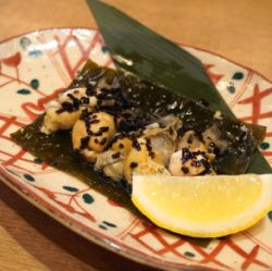 Oysters steamed with kelp