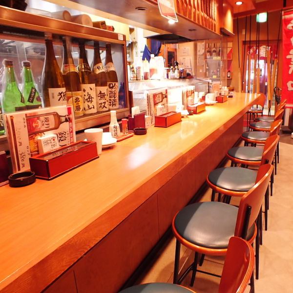 Counter seats where you can enjoy charcoal-grilled yakitori right in front of you by the owner who is dedicated to this road.Feel free to use it even for one person.There is also a hearty "choppai" set that comes with two drinks, so it's perfect for an evening drink!