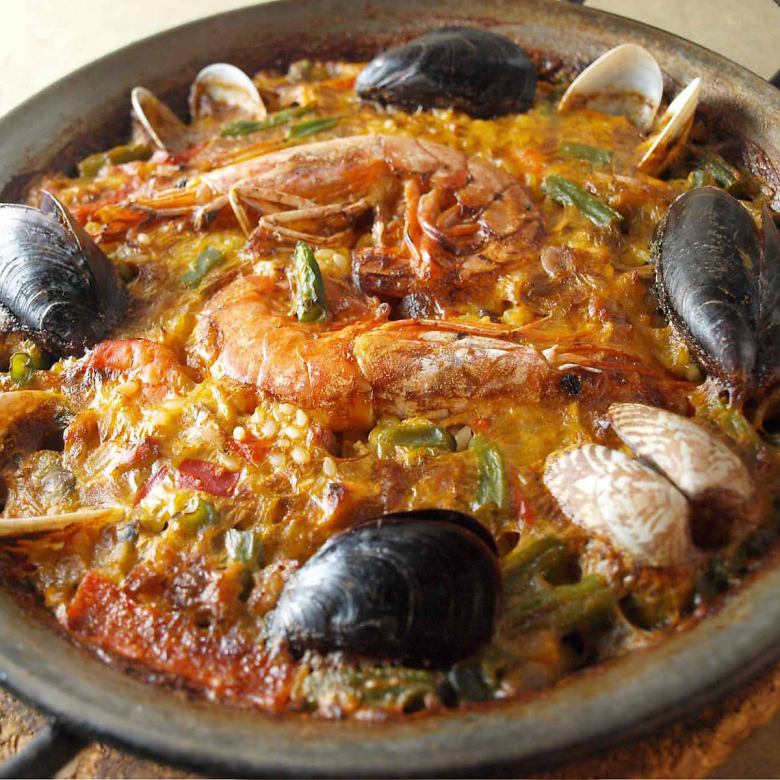 Valencian paella (seafood) 2-3 servings