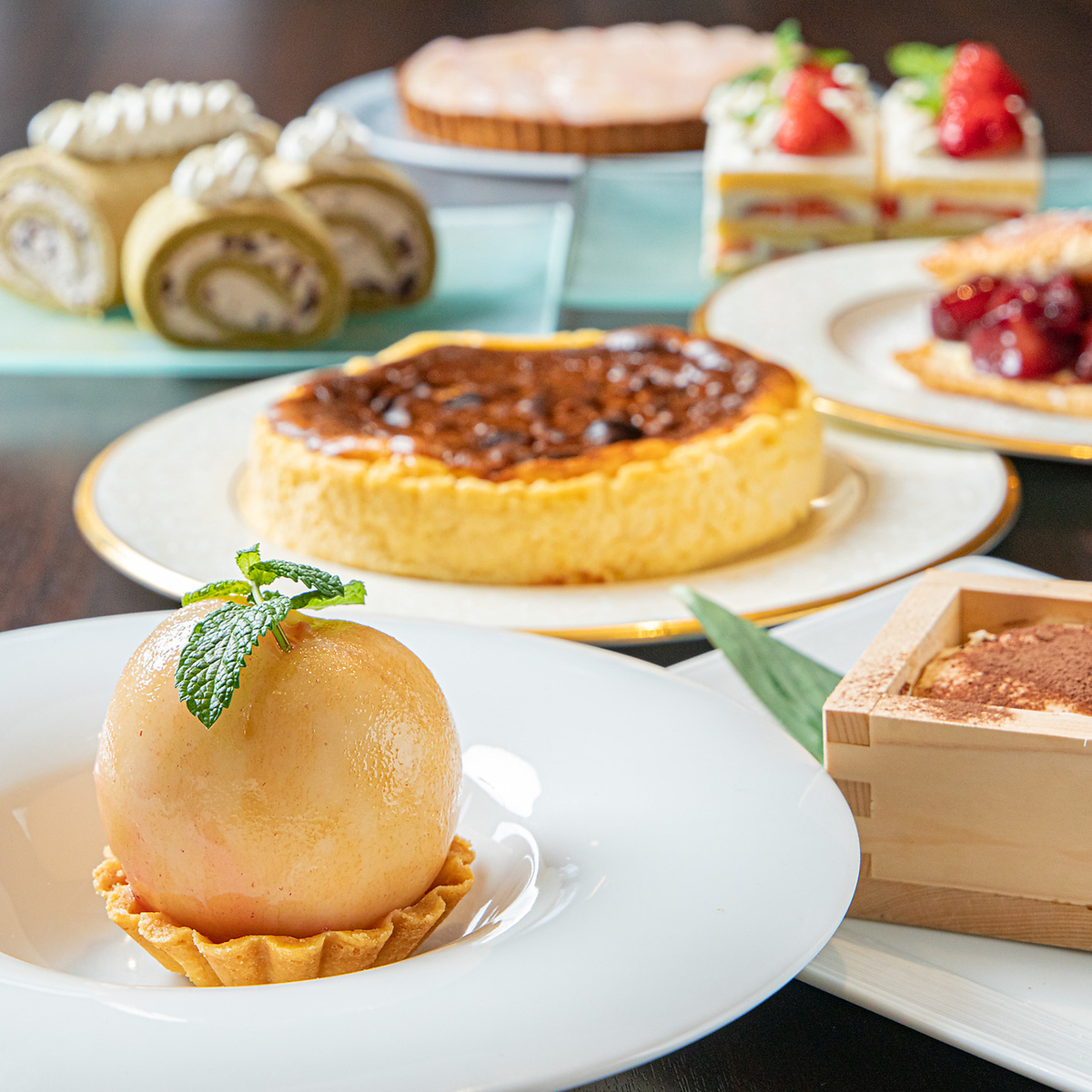 見た目から美しいスイーツも豊富です！カフェタイムにぜひ♪