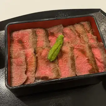 京・A5和牛　ステーキ重