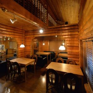 [1F] The 1st floor seats reminiscent of a plateau resort can also be reserved on one floor! The entire house can be reserved for 26 to 50 people.Please feel free to contact the store for details ♪