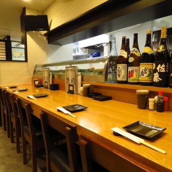 Counter seats where fresh seafood from Rebun Island is lined up in a showcase in front of you.Suitable for two people, such as for dates and entertainment.Individuals are also welcome to visit us!