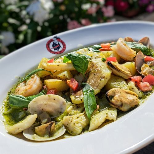 [August] Genoa-style steamed seafood in white wine (with rice)
