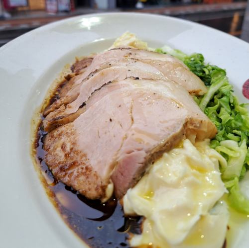 【4月】　しっとり米澤ローストポーク ～特製バルサミコソースと滑らかマッシュポテト～ (ライス付き）