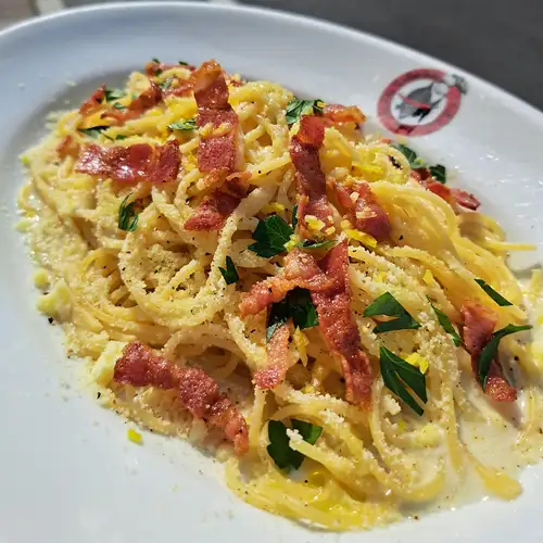 【6月】 カリカリベーコンとパルメザンの爽やかレモンクリームソース スパゲティ