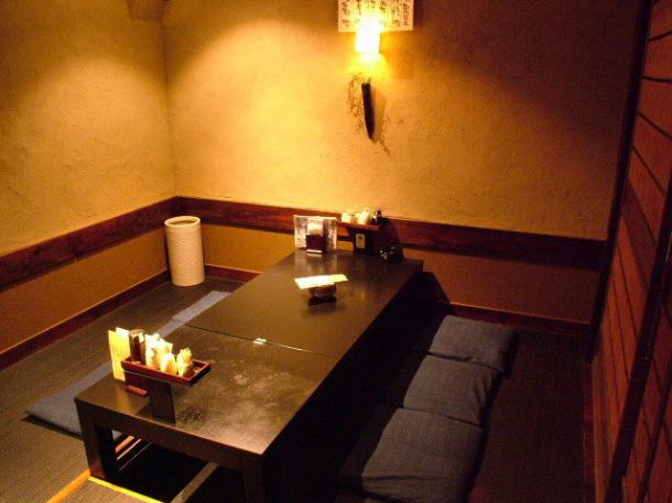 The small room is perfect for a small drinking party with friends or family without water.There is also a counter seat on the 1st floor