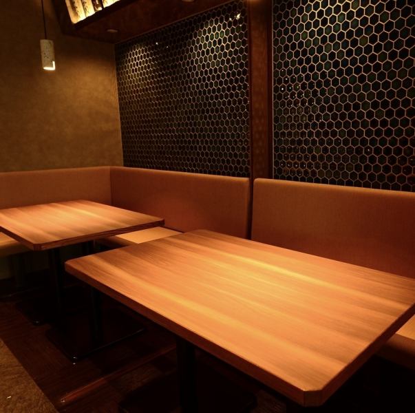 ◆4名～最大10名様でご利用可能な半個室あります◆周りを気にせずゆったりお食事とドリンクを楽しめるので、接待や会食、デートや女子会にも便利です◎日本酒の種類も豊富で【ビールも日本酒も２時間単品飲み放題】は2900円、LINE会員様2500円(当日登録OK)！！お酒に合うメニューと多数取り揃えてます♪