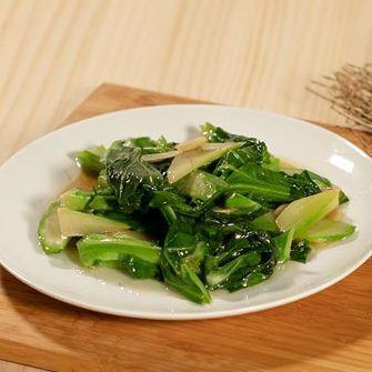 Stir-fried kailan with garlic