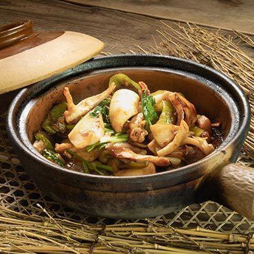 Squid stewed in clay pot