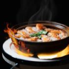 Salt-grilled shrimp in clay pot