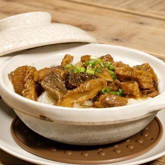 Beef tripe and clay pot rice flour flat noodles