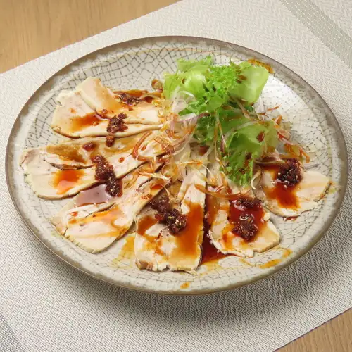 The brilliance of fresh, directly sourced ingredients nurtured by the northern lands and Tohoku region.