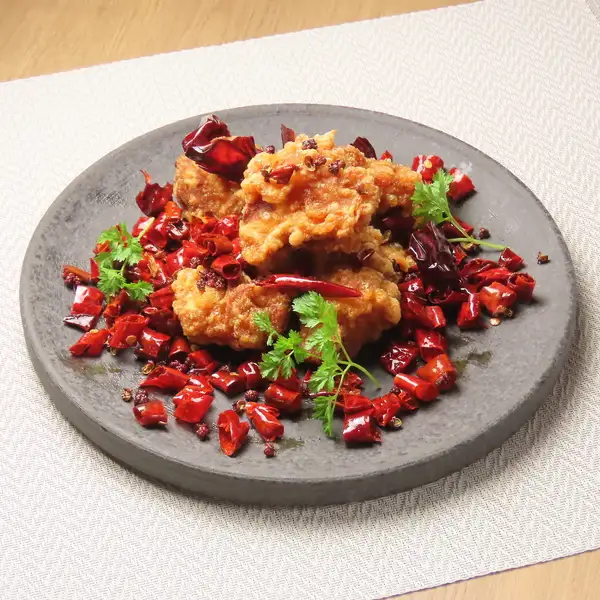 【産直食材を中華の技で昇華】銘酒と愉しむ彩り豊かな中華ベースの創作料理