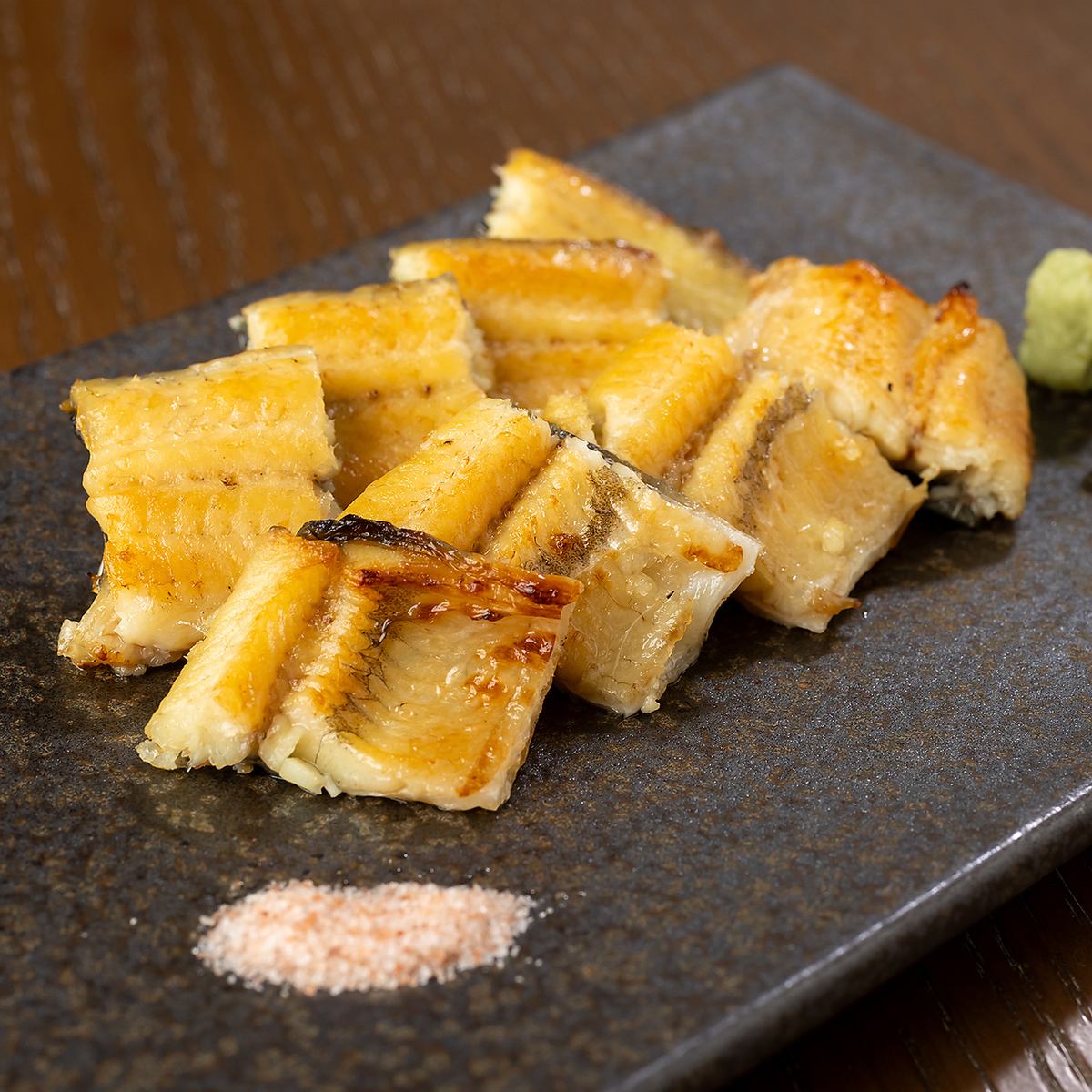 分厚い身と旨味が自慢の鰻をお召し上がりください。