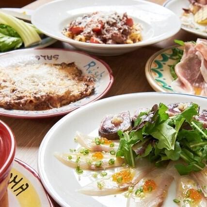 アラカルトやコース料理も