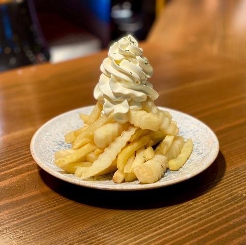 French fries topped with mascarpone