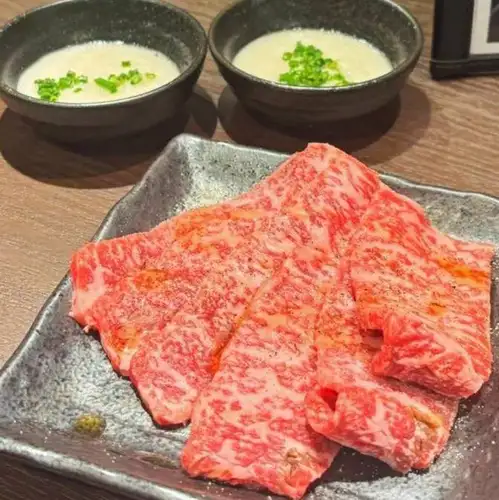 【自慢のホルモンだけじゃない!肉の旨味を存分に味わえる絶品「上質な牛赤身肉」】