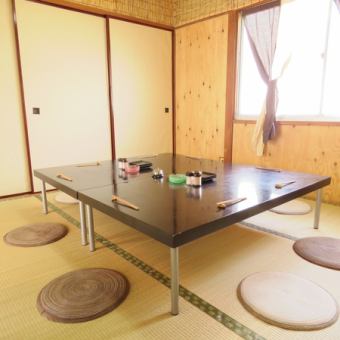 The tatami room seats up to 20 people, making it perfect for banquets with company colleagues and close friends!