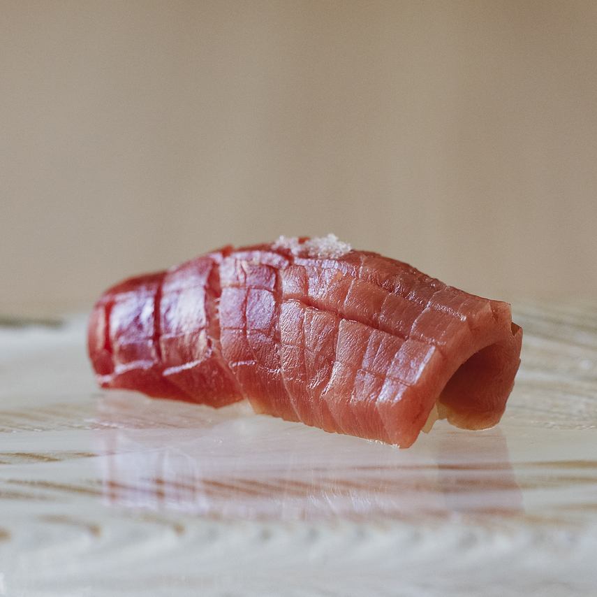 江戸前握りと季節の逸品料理を心ゆくまでご堪能ください...
