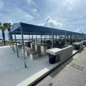 On the ocean side, there are 10 tables seating 10 people each, offering a panoramic view of the east coast, and the restaurant can accommodate up to 100 people!
