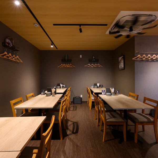 広々とした店内は、25名様から最大36名様までの店舗貸切に対応しております！会社の大規模な歓送迎会や忘新年会、結婚式の二次会など、周囲を気にせず盛り上がりたいシーンに最適です。高崎駅近くで、一体感のある宴会をお探しなら当店にお任せください。レイアウトのご相談もお電話にて承っております！