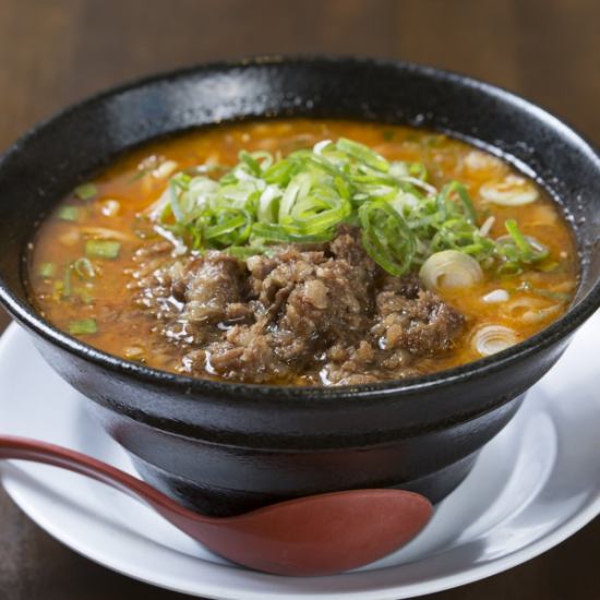 [With bukkake rice] Akaoni with beef tendon! Ramen has 4 levels of spiciness!