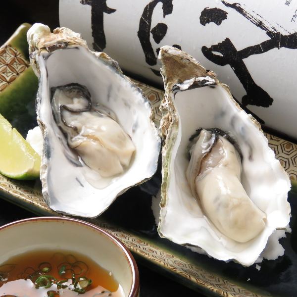 A wide variety of a la carte dishes that go perfectly with sake