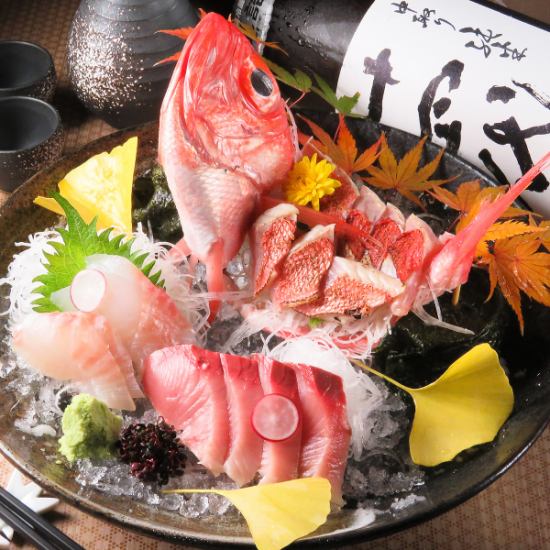 The sashimi platter of fresh seasonal fish is also recommended!