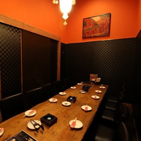 【半個室8名様～】半個室のご用意ございます♪女子会や記念日、誕生日など様々なシーンでご利用いただけます♪半個室は2席ご用意しておりますのでお気軽にご相談ください！