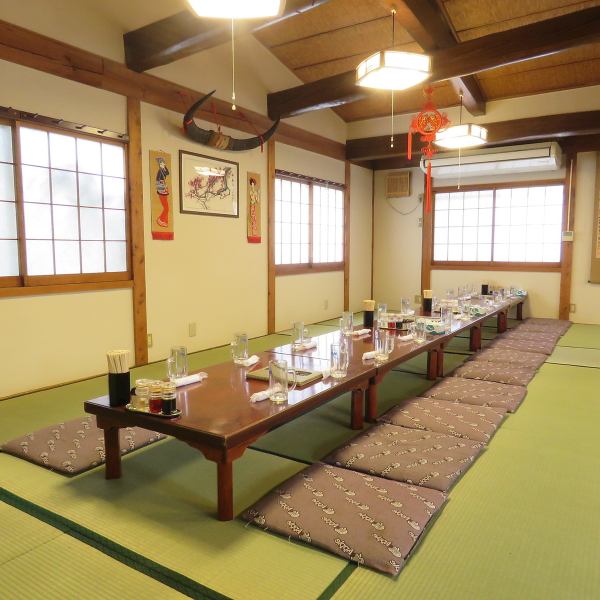 The second floor has 3 rooms with tatami mats (approximately 10 people x 1 room and 30 people x 2 rooms).If connected, it is possible to have a banquet for up to 60 to 70 people.Other than that, it can also be used for large gatherings such as ceremonial events and customs.