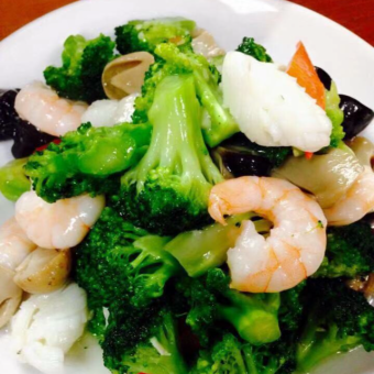 Stir-fried shrimp, squid and scallops with salt / Stir-fried scallops and broccoli with XO sauce