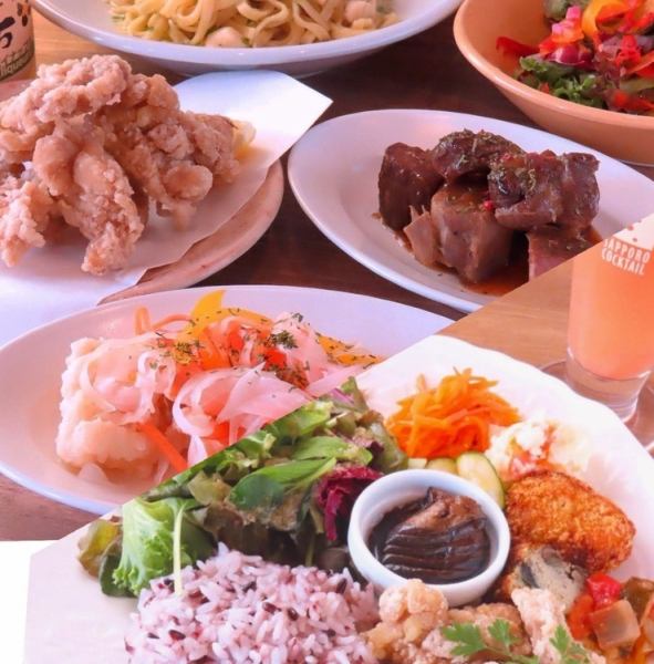 ＼ランチとディナーでガラッと変わる魅力的な二面性を楽しめるお店／