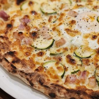 店主の気まぐれピッツァ