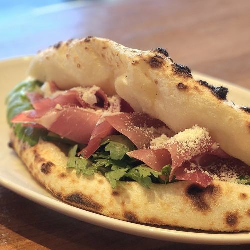 店主の気まぐれピッツァ