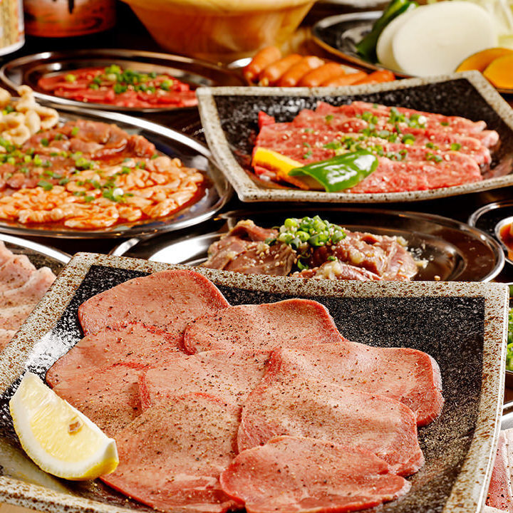 ご宴会も受付中！まる助の名物づくめの飲み放題付きコースあり☆