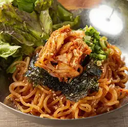 ピビン麺