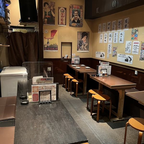 [Recommended for various banquets!] 3 tables for 6 people, 1 table for 4 people, 8 counters, 3 sunken kotatsu seats for 6 people, 1 sunken kotatsu seats for 4 people.We can accommodate up to 12 to 18 people!