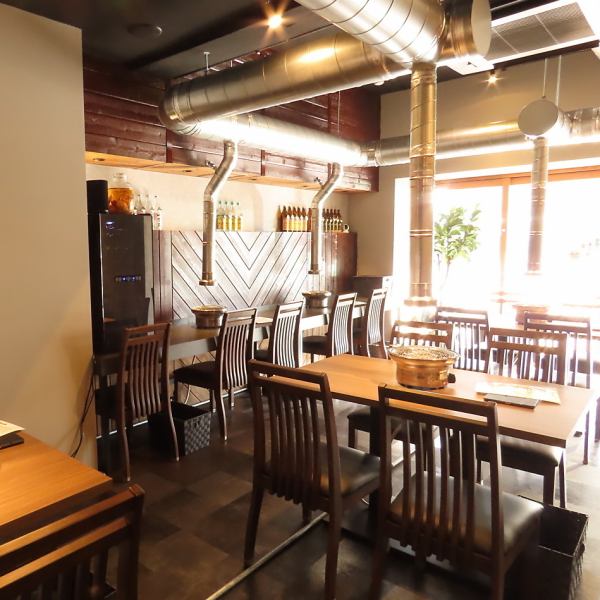 店内は落ち着いてお食事をお楽しみ頂ける情緒あふれる空間となっております！普段使いから宴会まで幅広くご利用可能◎広々とした空間で楽しいひと時をお過ごしください！