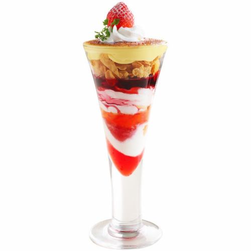 Strawberry parfait tiramisu