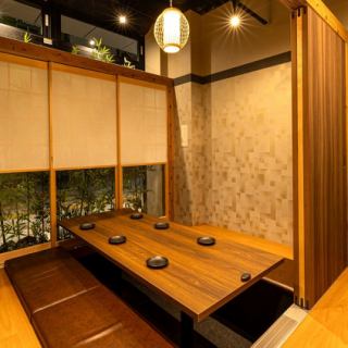 【個室】周りを気にせず楽しめるのでお話しにも華が咲きます。歓迎会、送別会、会社の集まり、親族のお食事、同窓会、保護者のお集まり、オフ会、二次会など幅広くご対応いたします◎