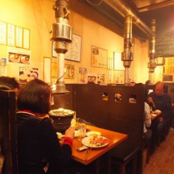 THE！这是yakiniku餐厅的餐桌座位。