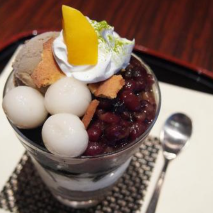 ほんのり甘くて食感も◎2種類の味から選べる「あんみつ」500円(税込)