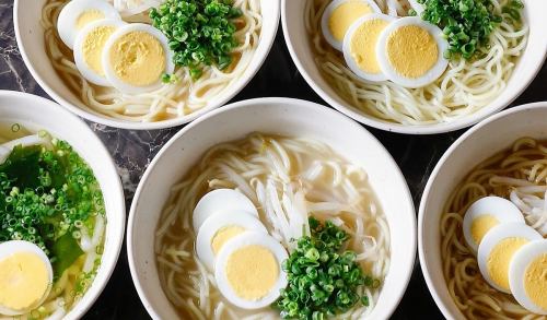 ラーメン 半玉（和牛肉・もやし・ねぎ・ゆでたまご）