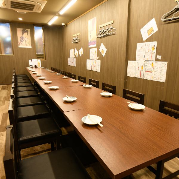 《Group banquets for up to 34 people are also OK◎》The second floor can accommodate a variety of occasions, with 3 tables for 2 people, 4 tables for 4 people, and 2 box seats for 6 people.You can spend a pleasant time in a calm atmosphere.We also accept inquiries for groups from 20 people, so please feel free to contact us for corporate parties, alumni gatherings, etc.