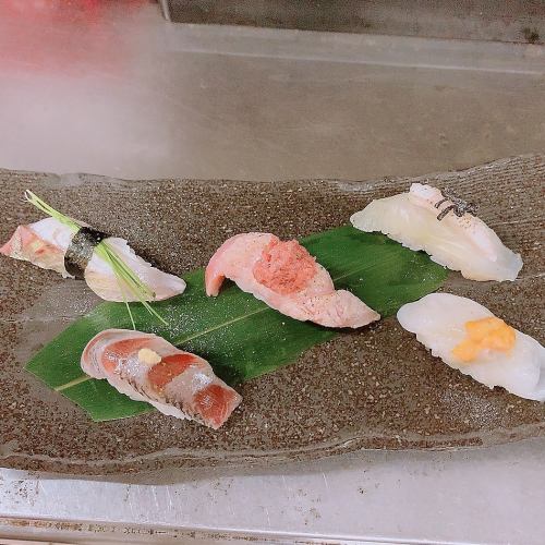 厨师发办 5 件握寿司