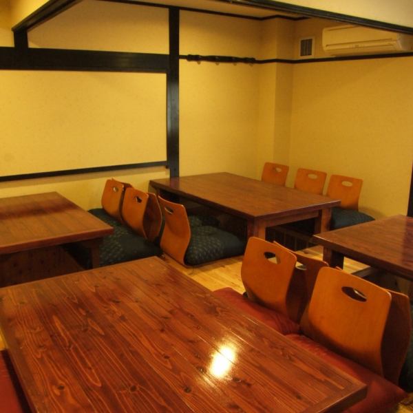 [可容纳5人至2楼★最多可容纳40人的私人房间]福冈市拥有轻松而轻松的氛围，是在下班回家的路上举行宴会和交谈的地方，可以用作5人的私人房间。 !!