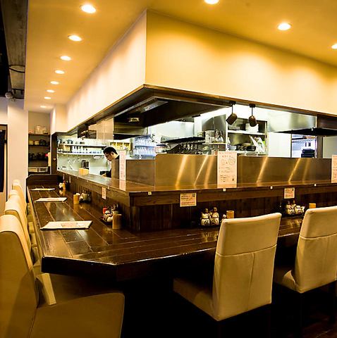 ちょい飲みやデートにぴったり♪気軽にお立ち寄りください。