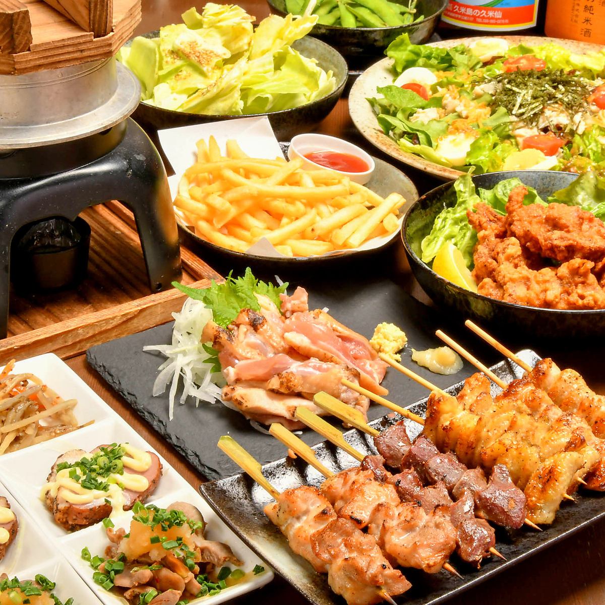 自慢の新鮮な鶏のタタキをはじめ逸品を多数ご用意しております♪