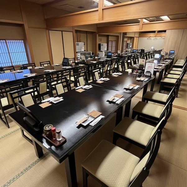 お座敷席は3～4名様のご利用から最大80名様程度まで収容可能となっております。少人数の飲み会から大型宴会まで幅広いシーンでご利用ください◎各種宴会にぴったりの飲み放題付きコースもご用意しております！